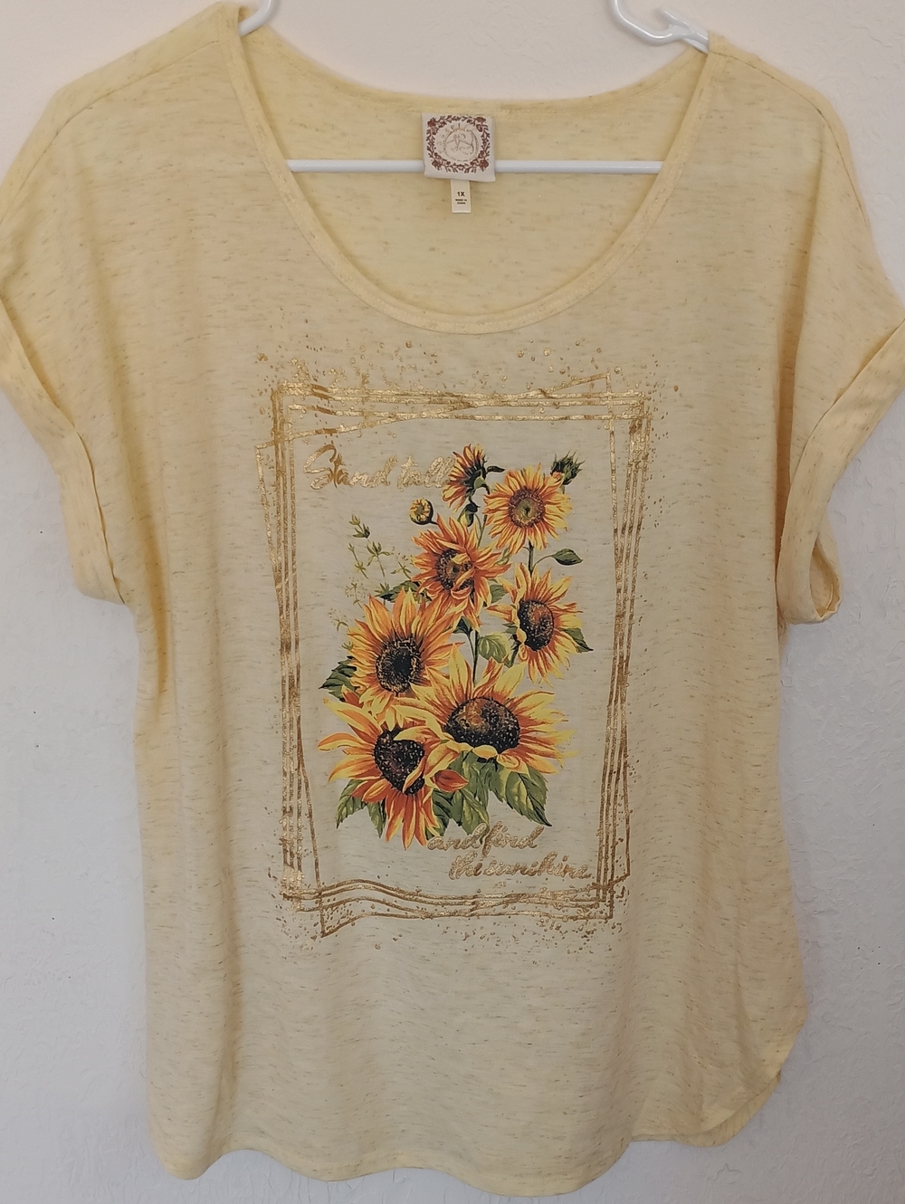 Sunflower Graphic Scoop Neck Tee in Soft Yellow